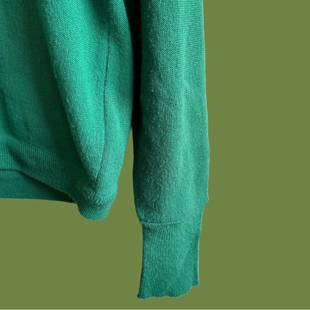 Vintage Izod V-Neck Sweater - Picture 4 of 8